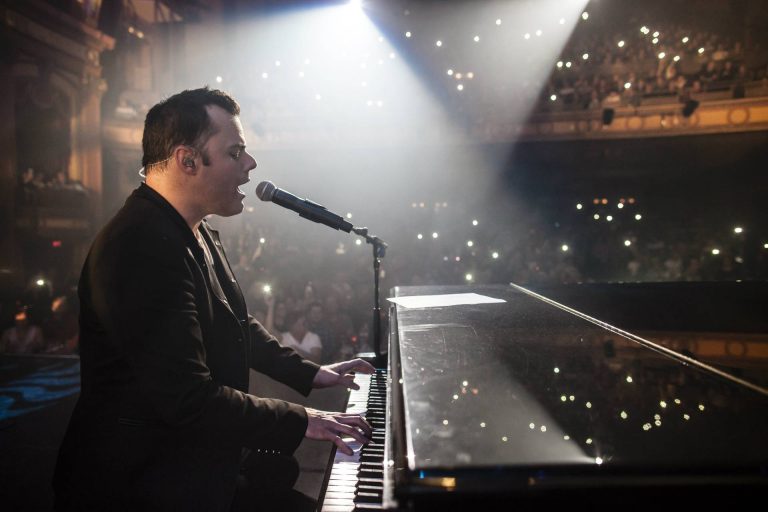 Marc Martel convida fãs para show inédito em São Paulo