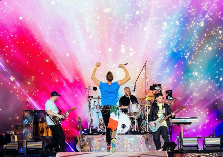 Coldplay anuncia remarcação de datas brasileiras da Music Of The Spheres World Tour