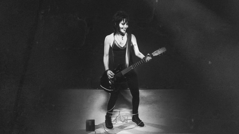 Músicas de Joan Jett se transformam em HQ para adultos