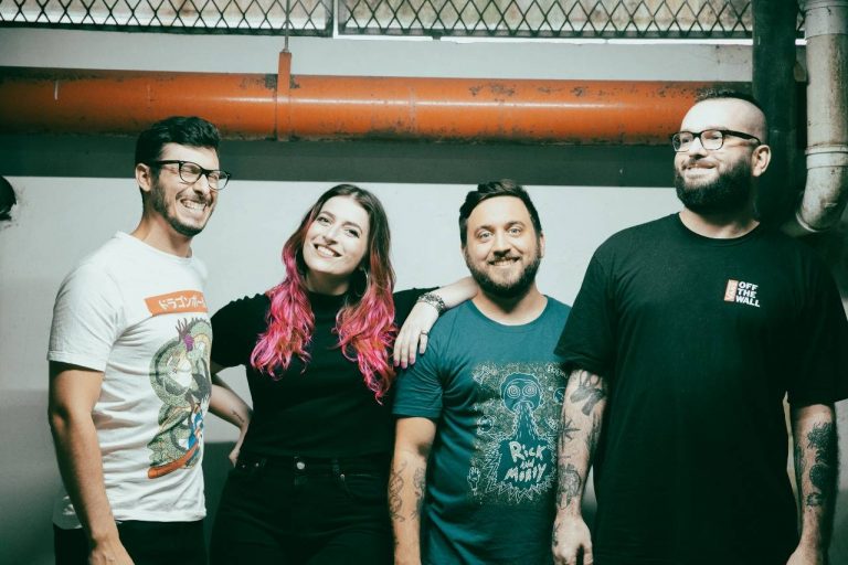 Oyster lança ‘Phoenix’, single aborda a resiliência do dia a dia com velocidade e energia do punk