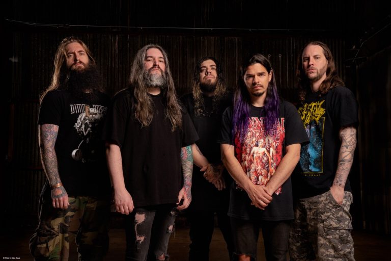 Suicide Silence lança ‘Thinking in Tongues’