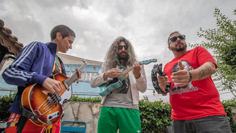 Medicos Cubanos lança o disco de estreia ‘Meu próprio clube da Luta’