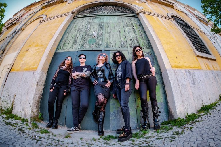 Black Widows, primeira banda feminina portuguesa de metal, lança um novo single ‘Black Orchid’ após 20 anos