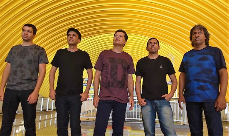 Organoclorados lança lyric video de ‘Entroncamento Inusitado’, faixa traz atmosfera pós-punk/new wave