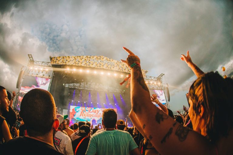 Lollapalooza Brasil 2024 terá transporte público 24h pela primeira vez