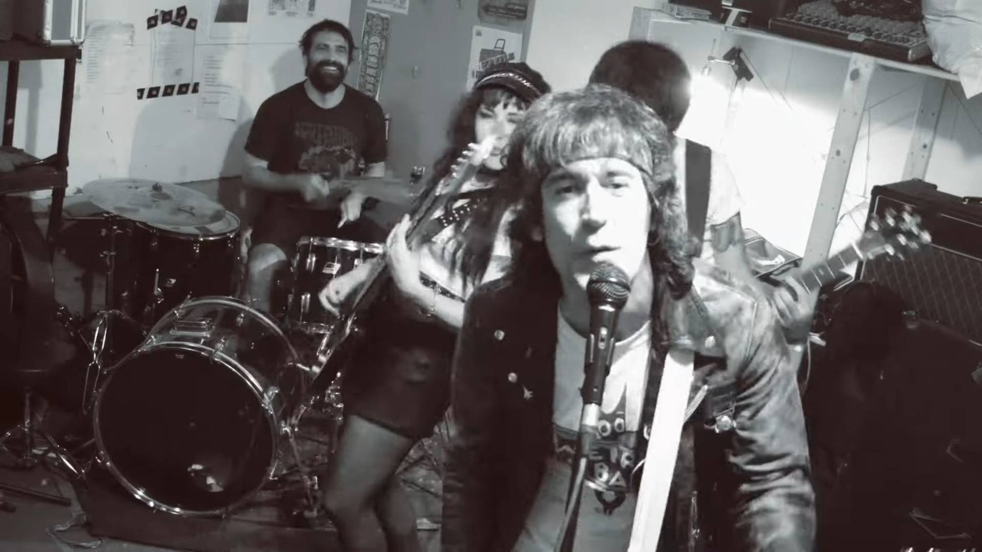 Doc Burner lança o videoclipe para ‘Danny Says’