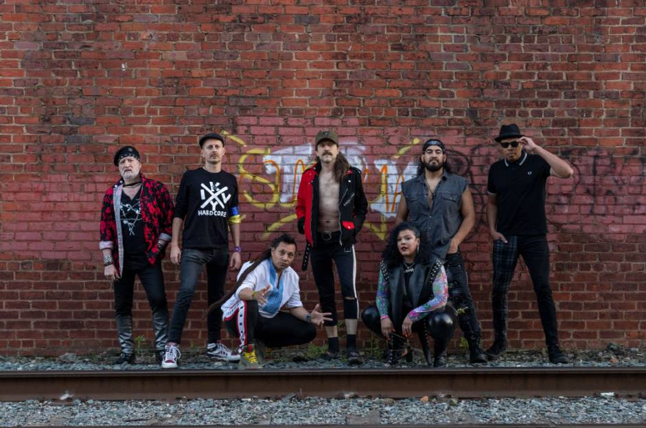 Gogol Bordello lança vídeo ‘Take Only What You Can Carry’