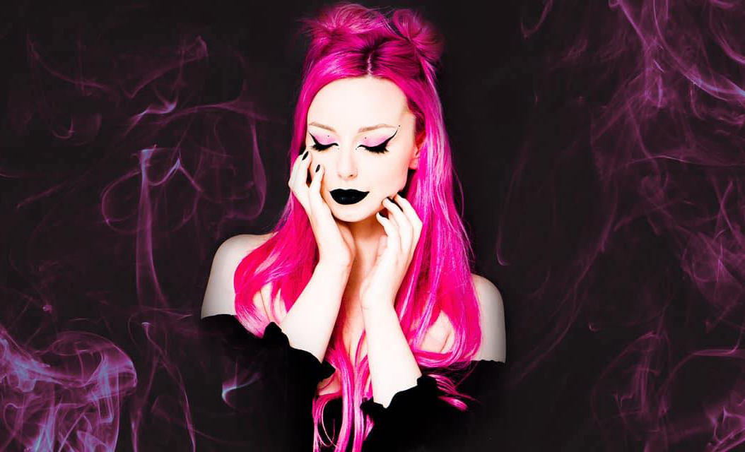 Ailsha: artista revelação do rock alternativo lança single “R.I.P. (Dead 2 Me)”