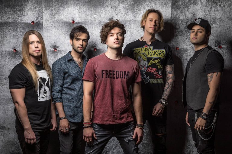 Velvet Chains expande atuação e mira no público brasileiro em novo EP ‘Morbid Dreams’