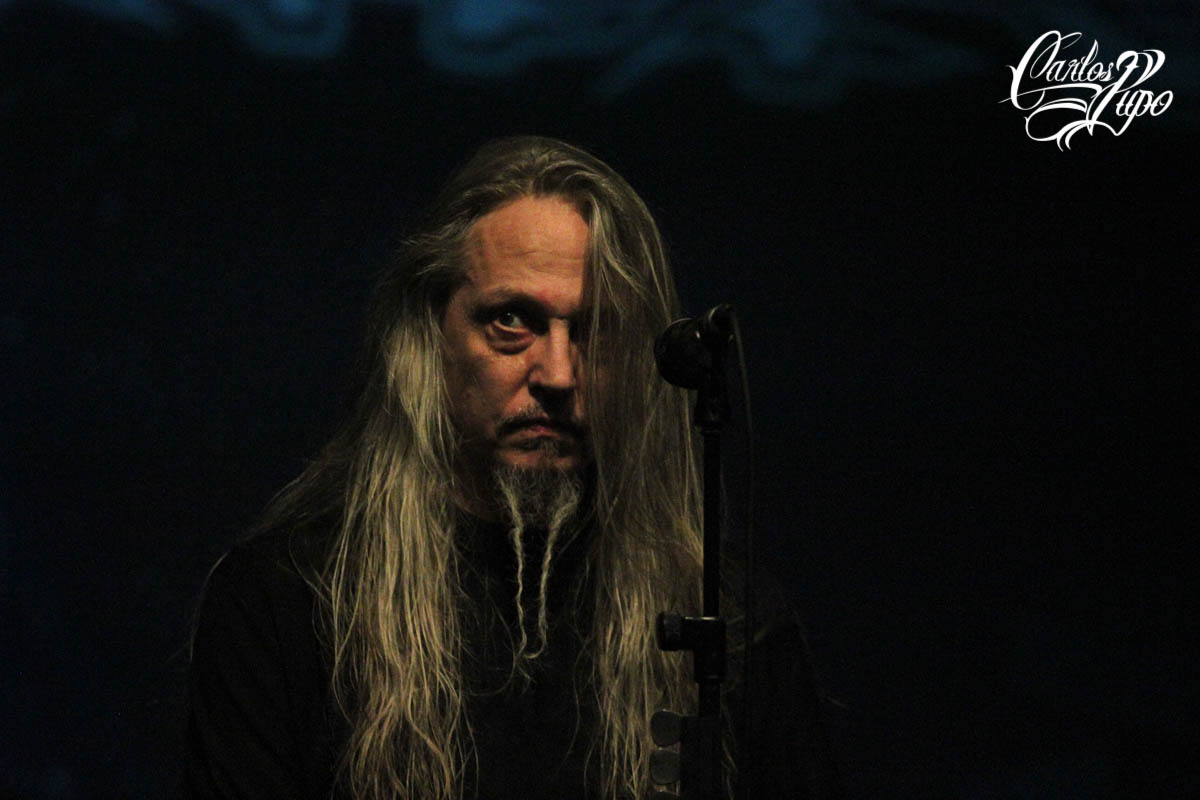 Hypocrisy relança versão remasterizada de “Virus”