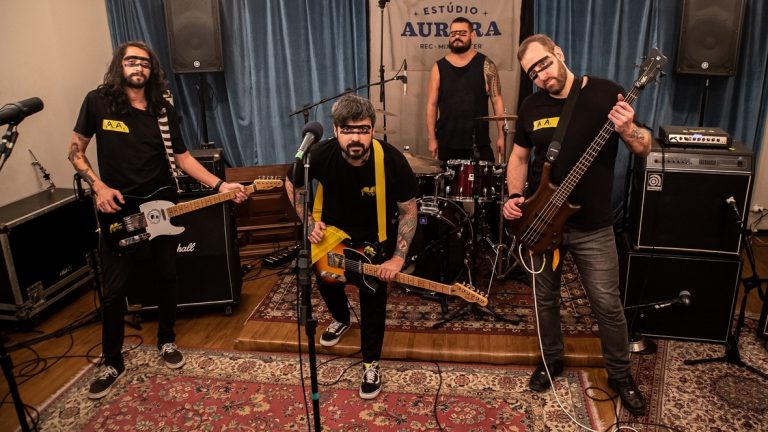 Repetente Records: live sessions da Anônimos Anônimos e Faca Preta