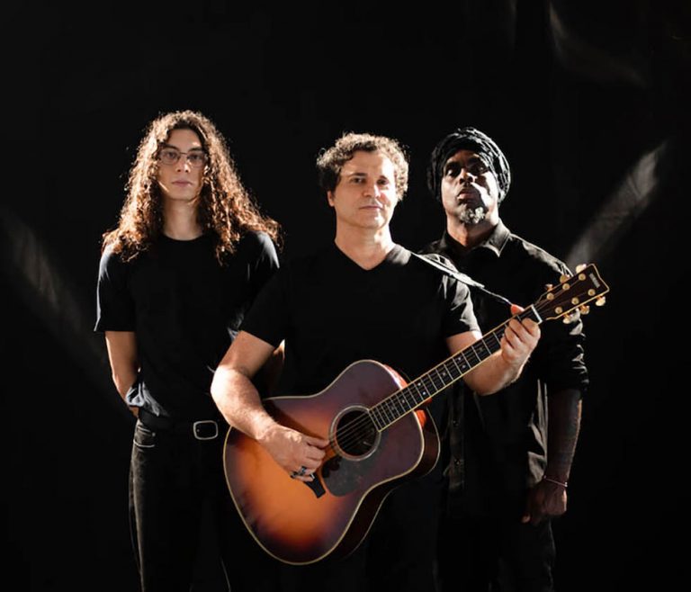 Frejat Trio – Eletro Acústico se apresenta dia 01 de julho no Teatro Riachuelo, no Rio de Janeiro