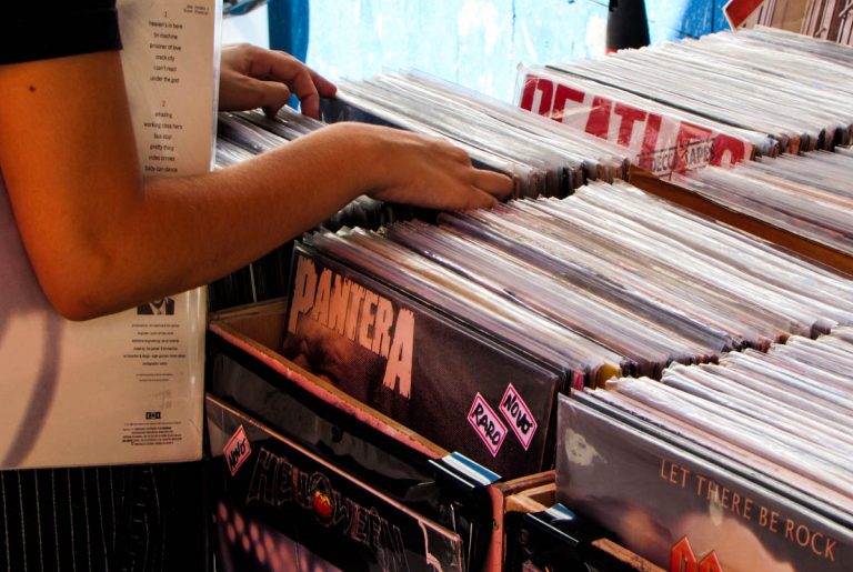 Vinil ultrapassa o CD, tornando-se a mídia física mais vendida no Brasil