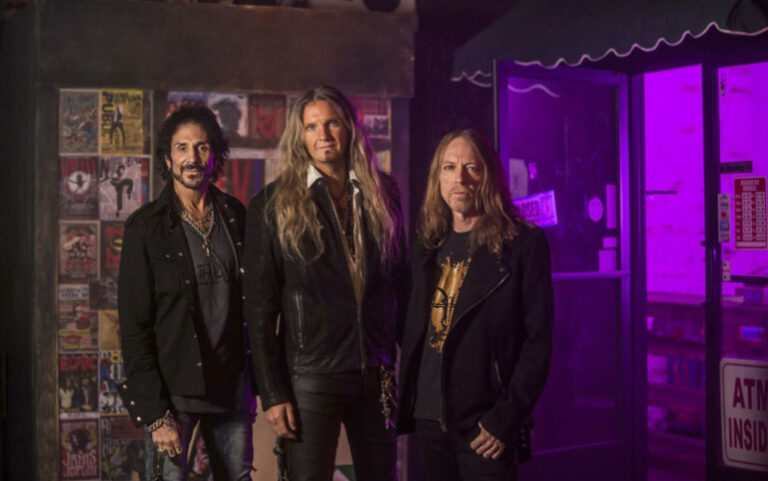 Revolution Saints lança álbum com nova formação; ouça ‘Eagle Flight’