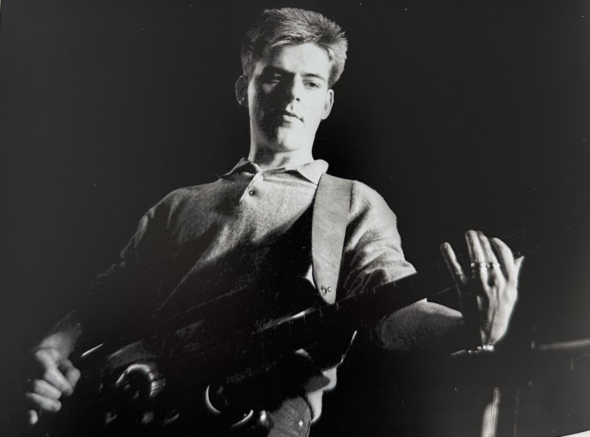 Andy Rourke, o baixista dos Smiths, morre aos 59 anos