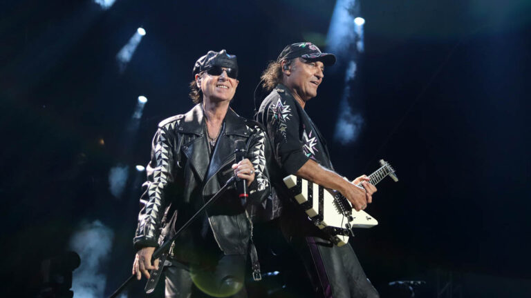 Scorpions anunciam reedição de álbuns icônicos em vinil colorido com “Colours of Rock”