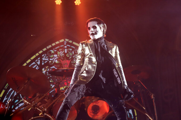 Ghost traz a renovação da música pesada para São Paulo em um espetáculo marcante