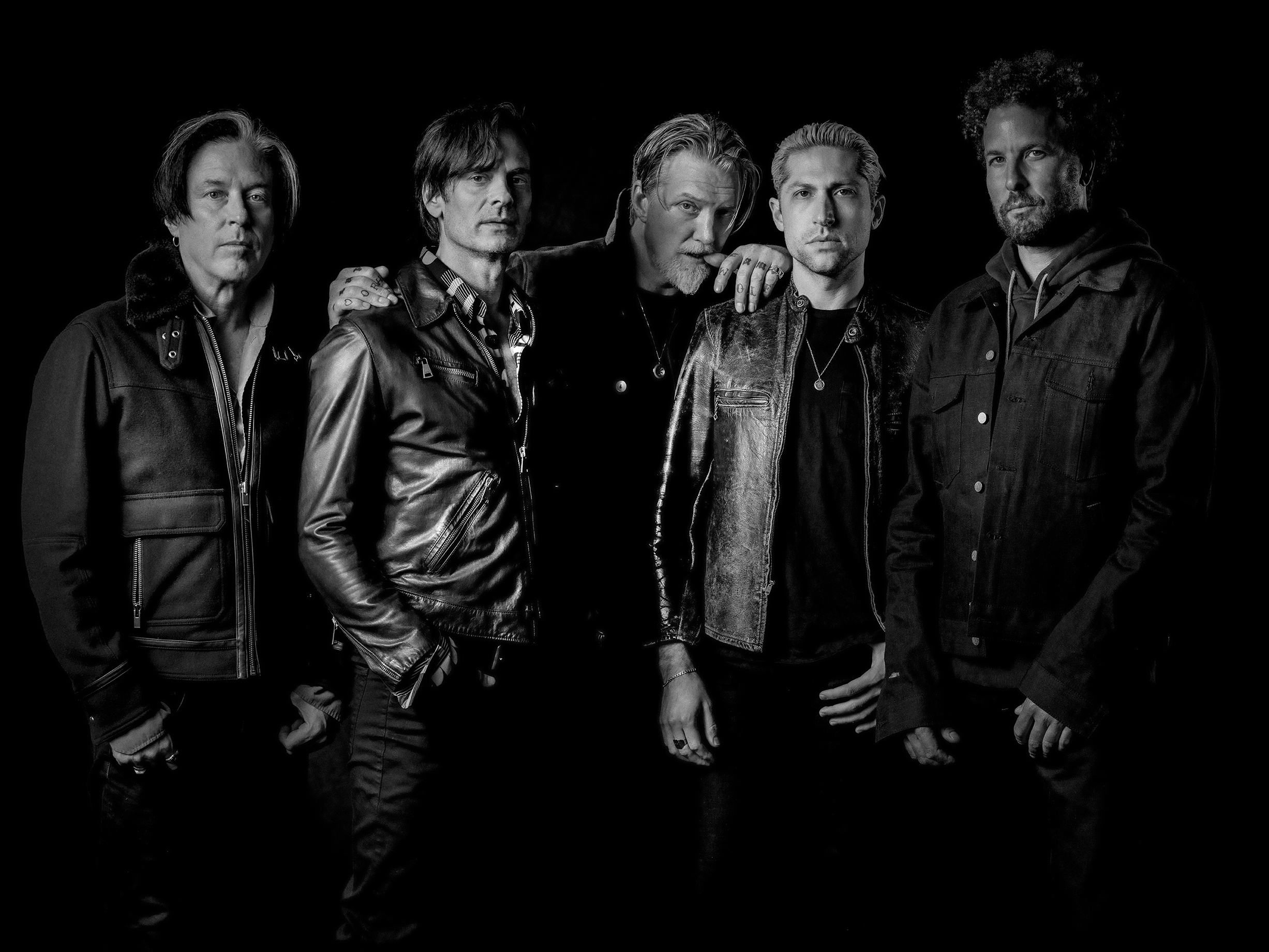 Queens of the Stone Age lança o single “Paper Machete”
