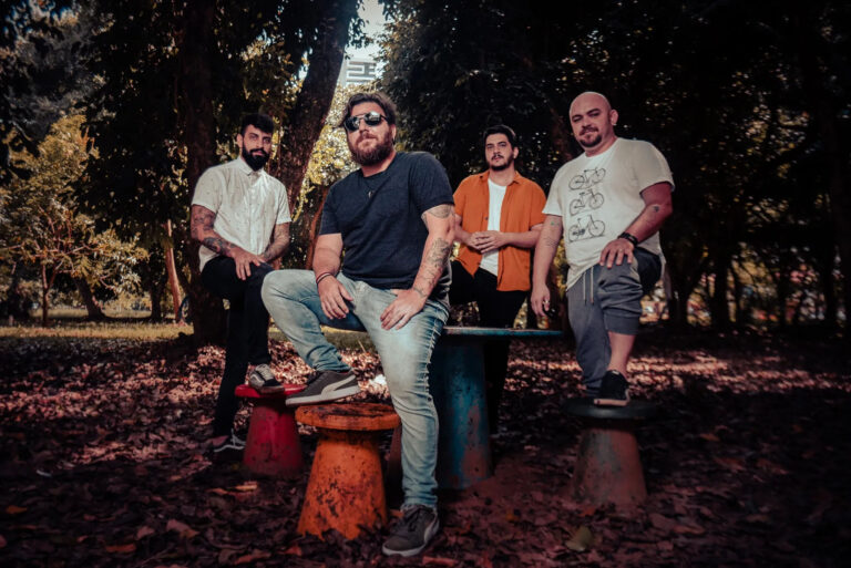 Bruma lança o imersivo e visceral novo álbum “O Vendedor de Espelhos”