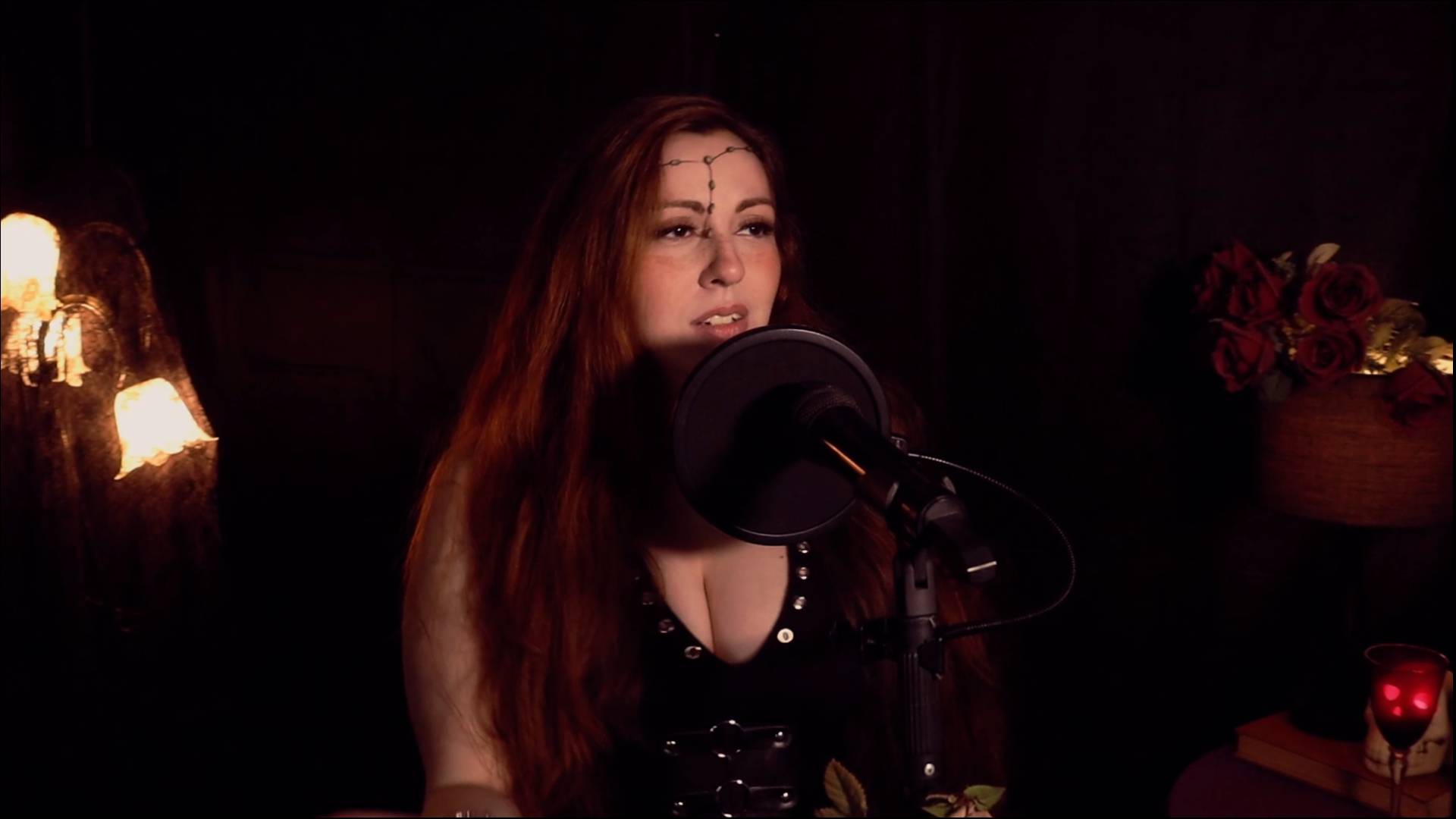 Aline Happ, do Lyria, lança novo single e clipe de seu disco de estreia