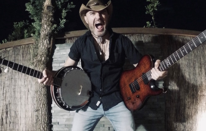 The Deadwood Pioneer lança novo single; Ouça “We Make The Rules”