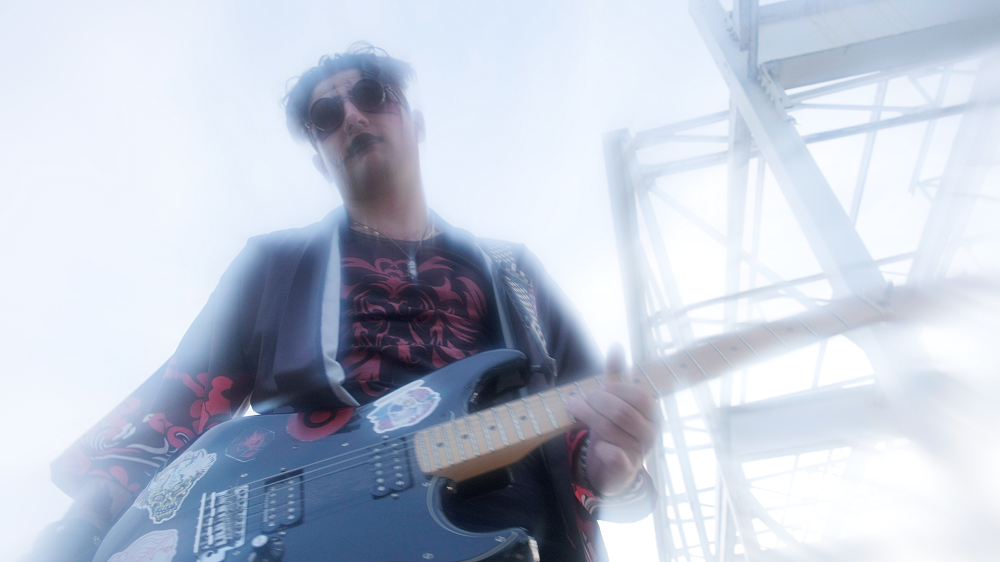 Tony Lio: guitarrista lança single “Sweet Romantic”