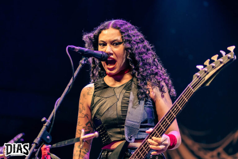 Crypta passa o rolo compressor na primeira apresentação das músicas novas no Rio de Janeiro