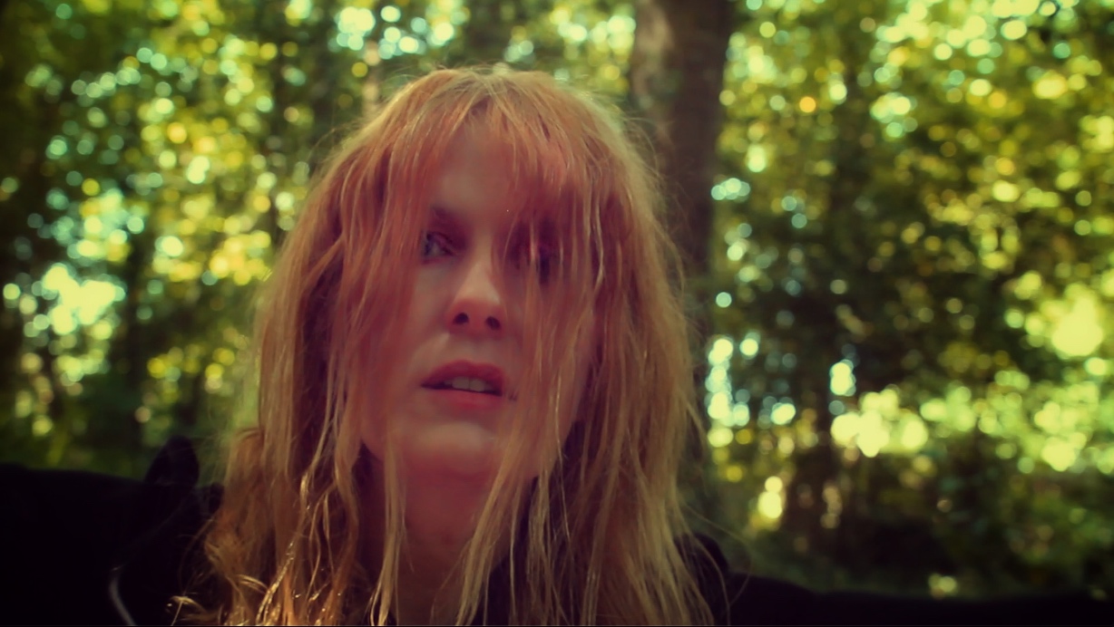 Jo Beth Young lança novo single; Ouça “Wolf Song”
