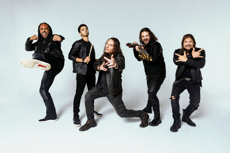 Angra celebra 20 Anos de Temple of Shadows com show em Porto Alegre