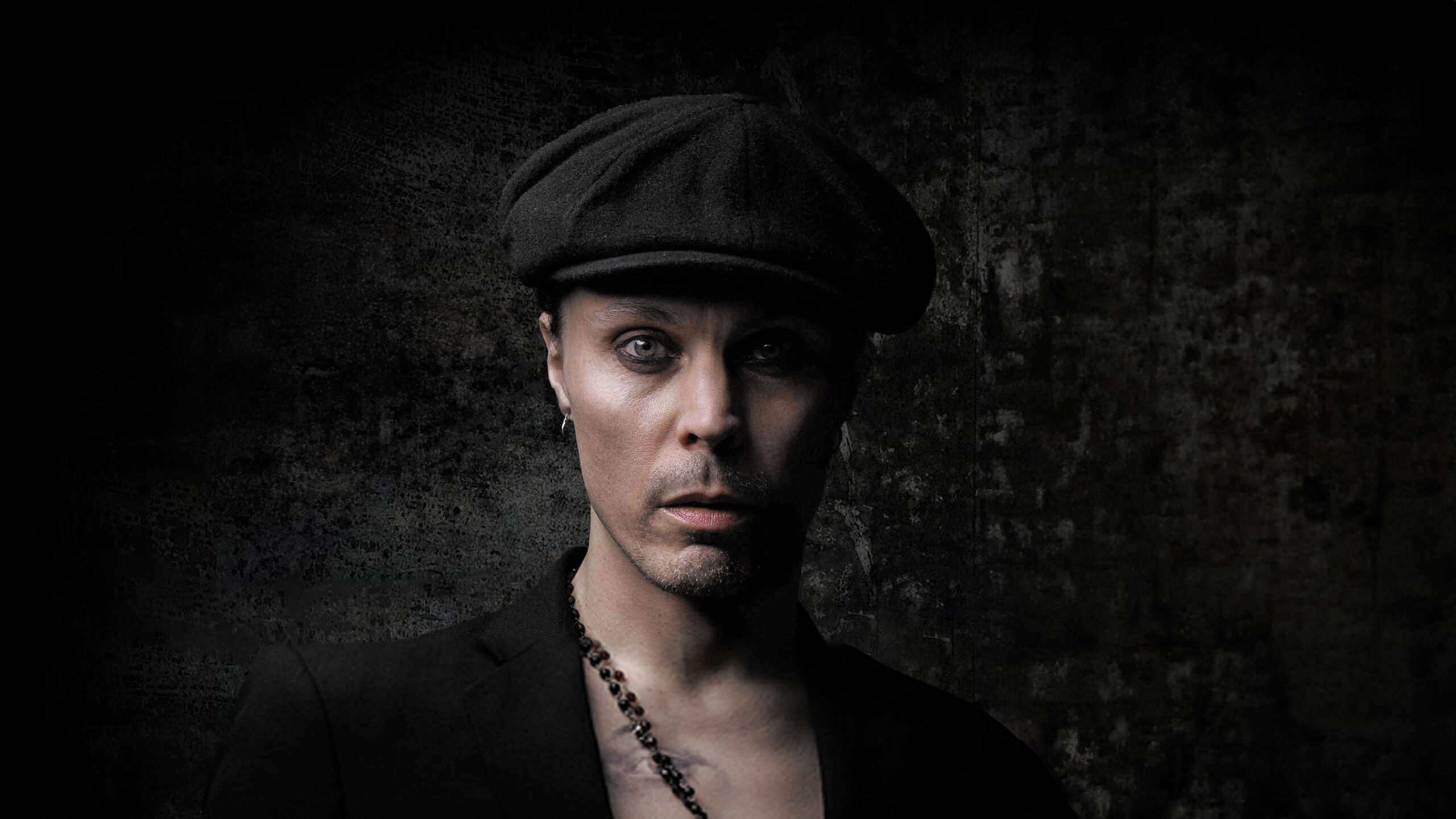Ville Valo, a voz e a alma do Him, em única apresentação no Brasil