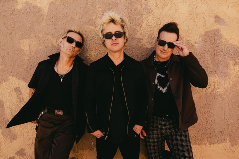Green Day lança o aguardado álbum “Saviors”
