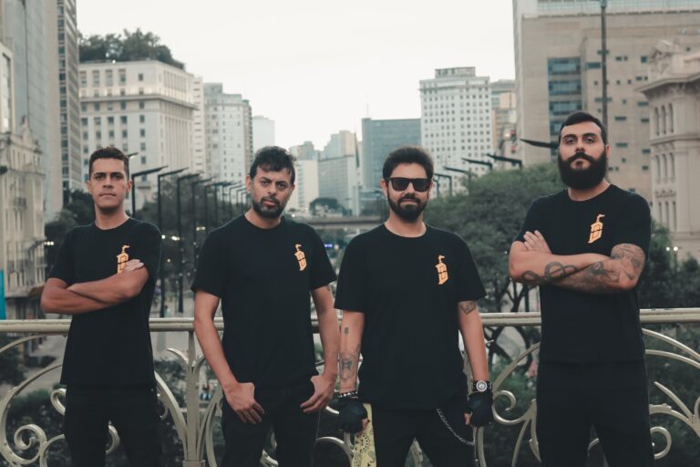 Descaso mistura rock clássico, blues e punk rock em novo EP: “Em Pleno Fim Do Mundo”