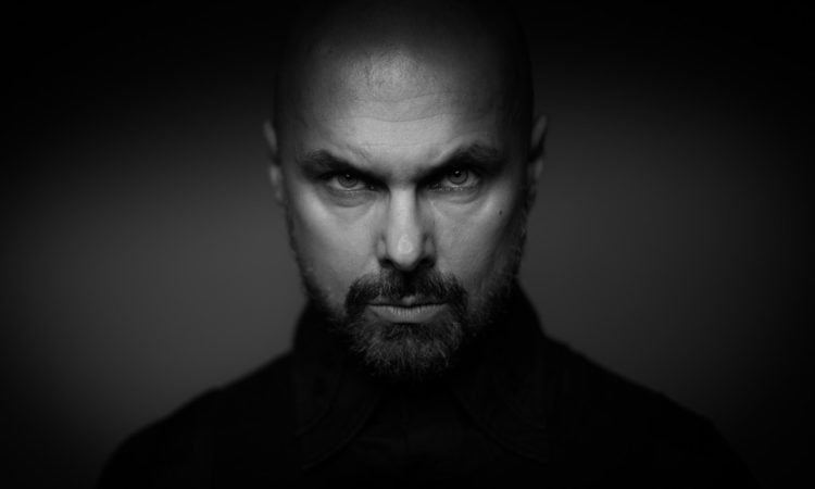 Edu Falaschi confirma participação de Roy Khan, vocalista do Conception e ex-Kamelot, em show de São Paulo no dia 27 de janeiro de 2024