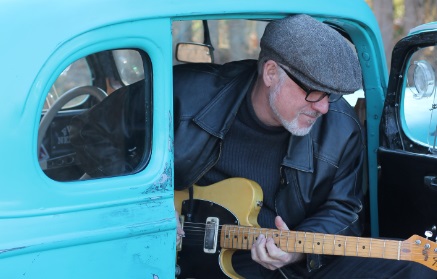 Spyderhuff entrega o clássico rock’n’roll em single “Gonna Build Me a Hot Rod”