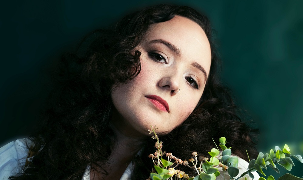 Dead Bird Lady: cantora de folk rock lança EP ‘The Granny House’