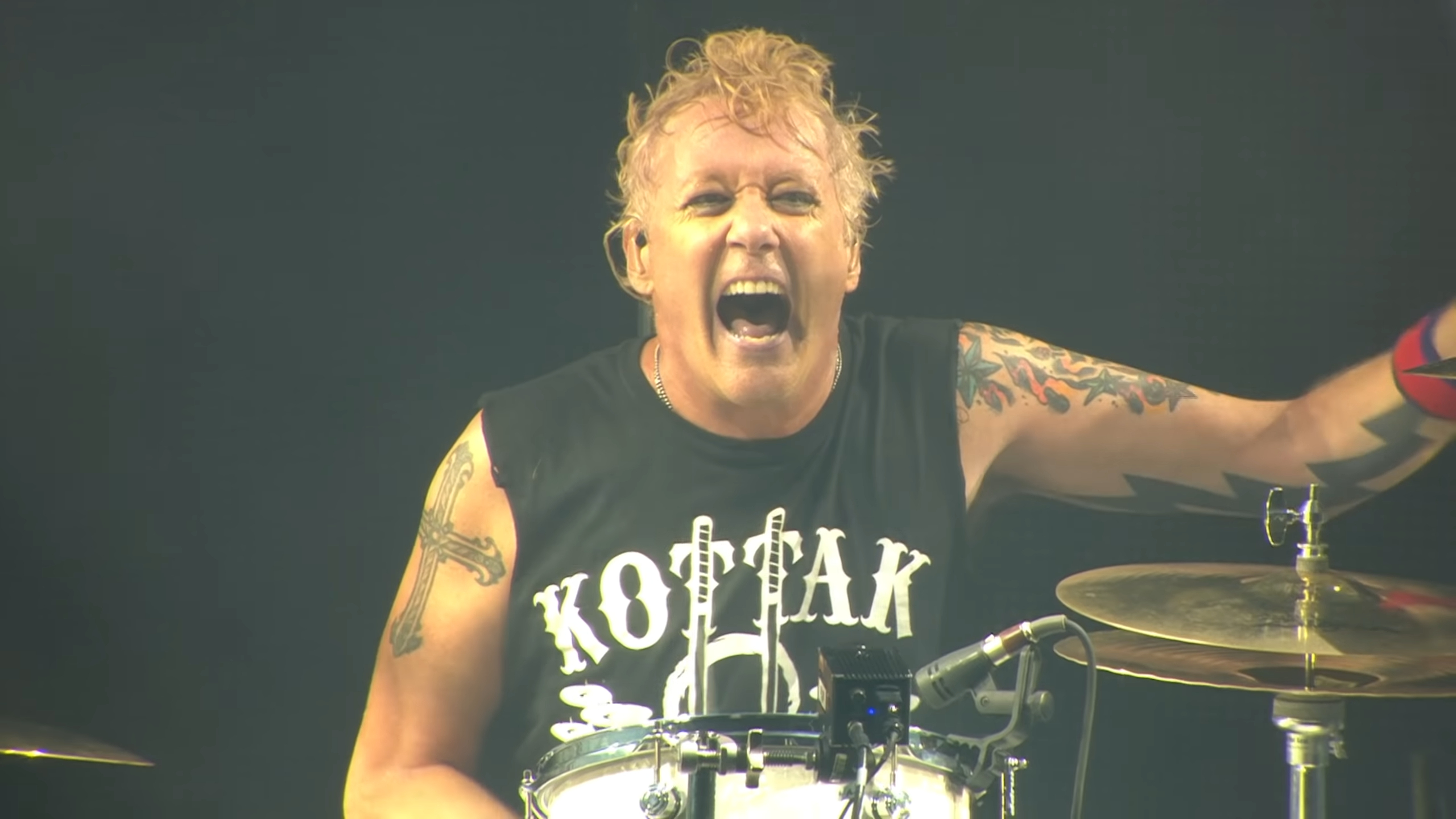 Morre aos 61 anos James Kottak, ex-baterista do Scorpions