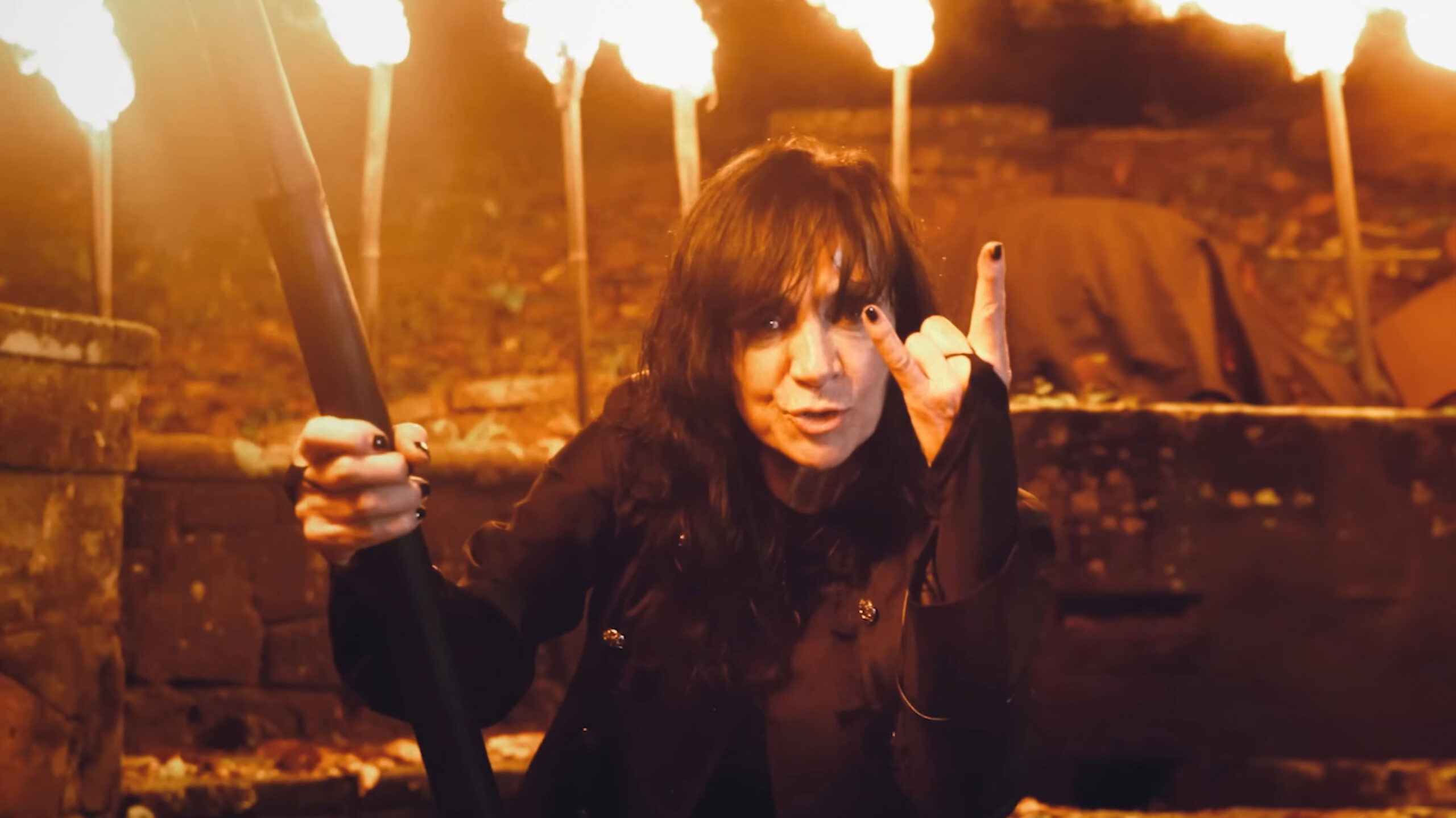 Leather Leone anuncia série de shows no Brasil em setembro e outubro de 2025