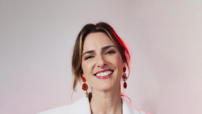 Circo Voador recebe Anna Ratto cantando Arnaldo Antunes, com participação de Suricato