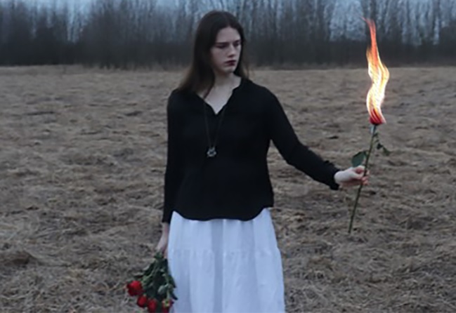 Sophia Stephens: cantora de rock alternativo estreia com single “Fervor”