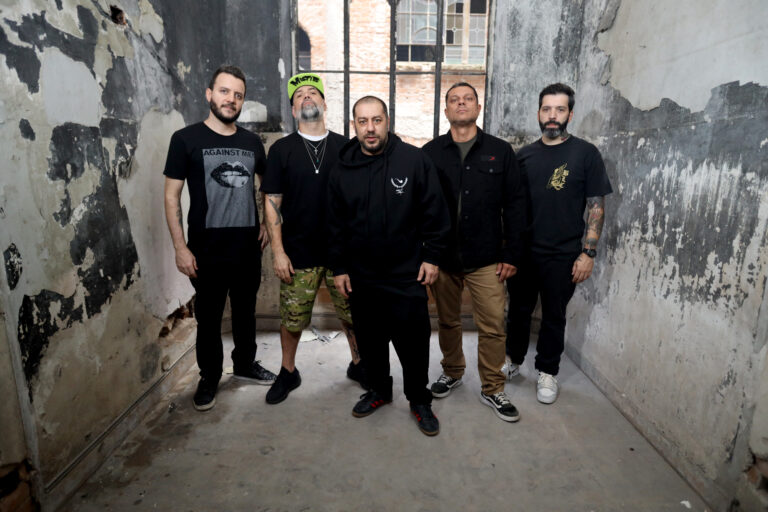 CPM 22 lança o álbum ‘Enfrente’ na Audio