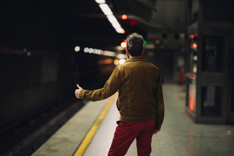 EELS lança o novo single “Goldy”