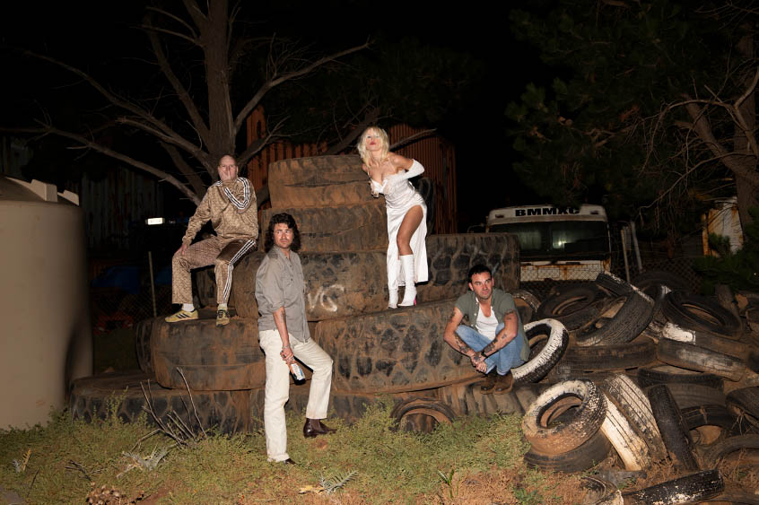 Amyl and The Sniffers lançam música depois de três anos