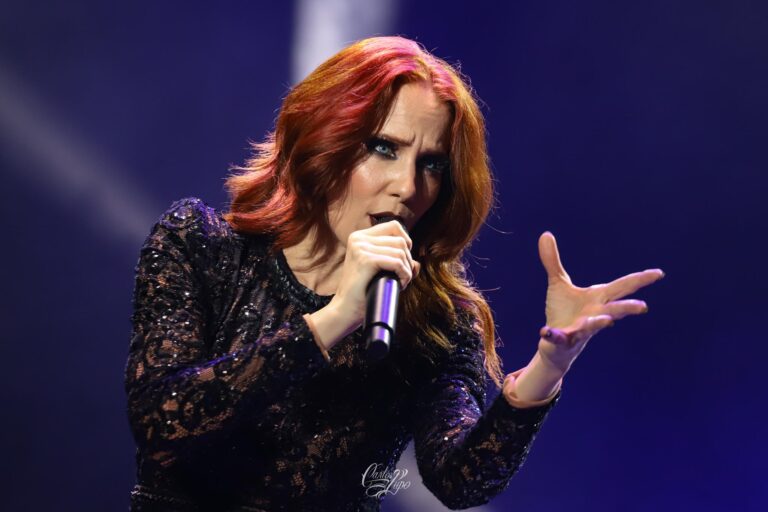 Simone Simons anuncia primeiro álbum solo ‘Vermillion’ e lança primeiro single ‘Aeterna’