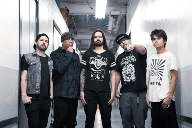 Suicidal Tendencies estreia nova formação em turnê pelo Brasil e lança single com participação de músicos e atletas brasileiros