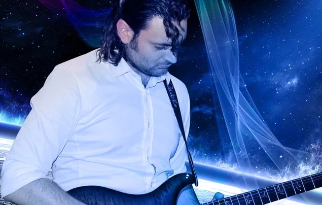 Decadent Heroes: guitarrista com milhares de streams lança single “Minutes Away”