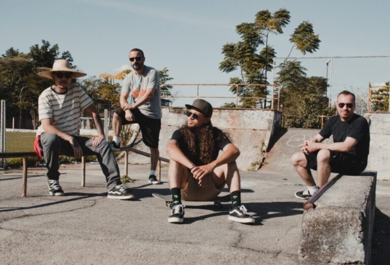Caosmaria celebra a vida na estrada e a cena brasileira em novo videoclipe ‘Almacegueira’