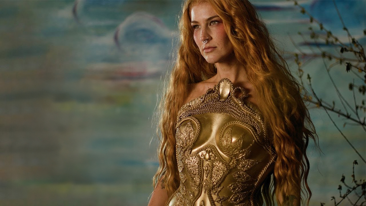 Charlotte Wessels lança o single e videoclipe “Chasing Sunsets”