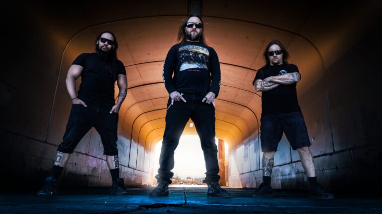 Claustrofobia lança videoclipe “Unleeched” com imagens da turnê com Sepultura