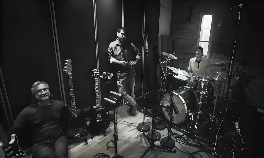 Tidal Water mescla influências do blues rock no single “Corrupted”
