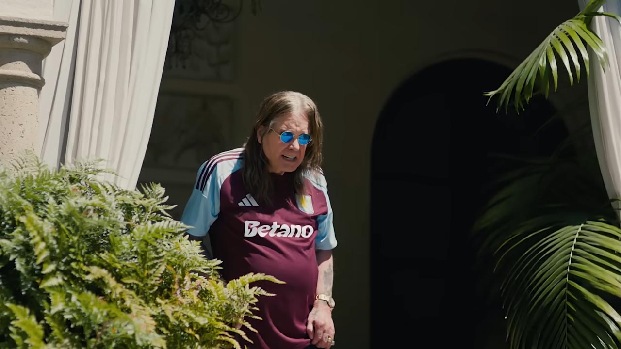 Ozzy Osbourne e Geezer Butler fazem aparição no comercial do Aston Villa